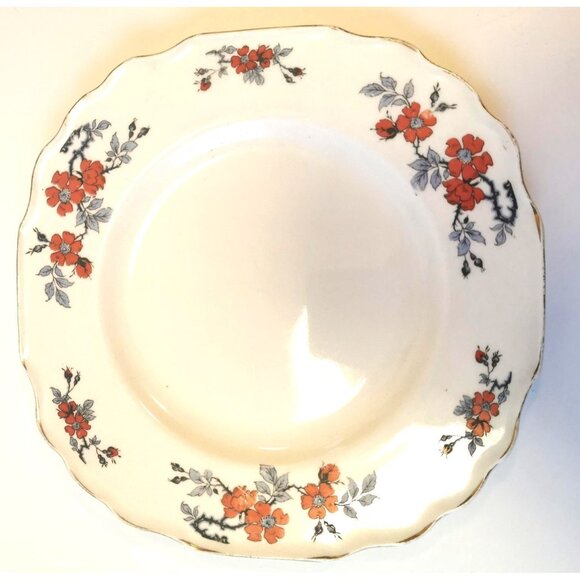 Vintage Wall Hanger with two Beautiful Vintage Plates - Picture 4 of 11